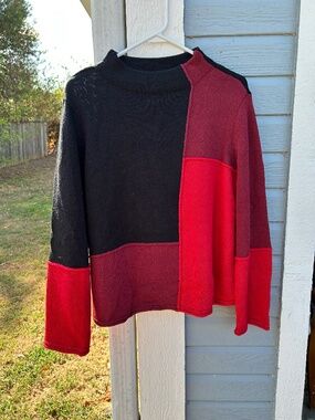 Habitat Clothes to Live In Yin Yang Red Black Color Block Artsy Sweater L